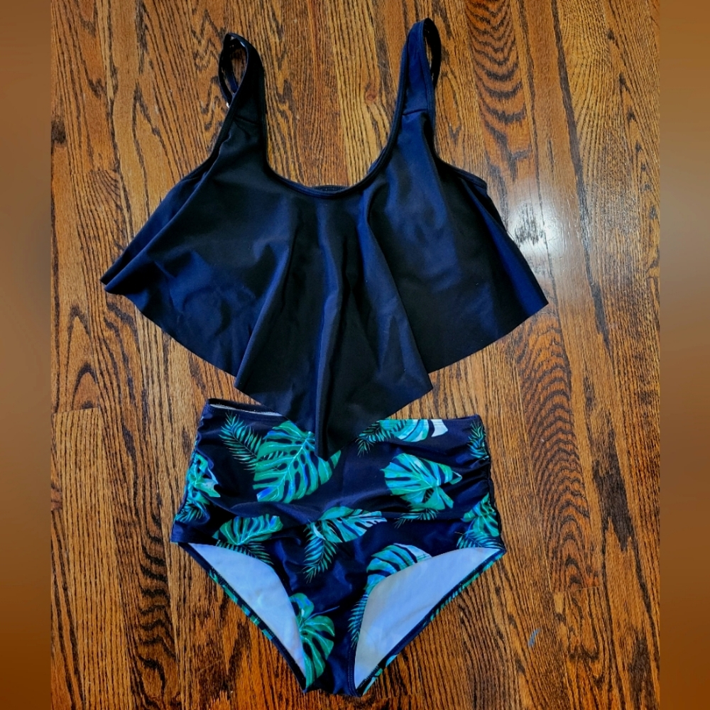 Women's Tropical 2 Piece Swim Suit Size M